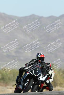 media/Dec-01-2025-Moto Forza (Mon) [[2daa91e15f]]/2-Intermediate Group/Session 2 Turn 9 Entry/